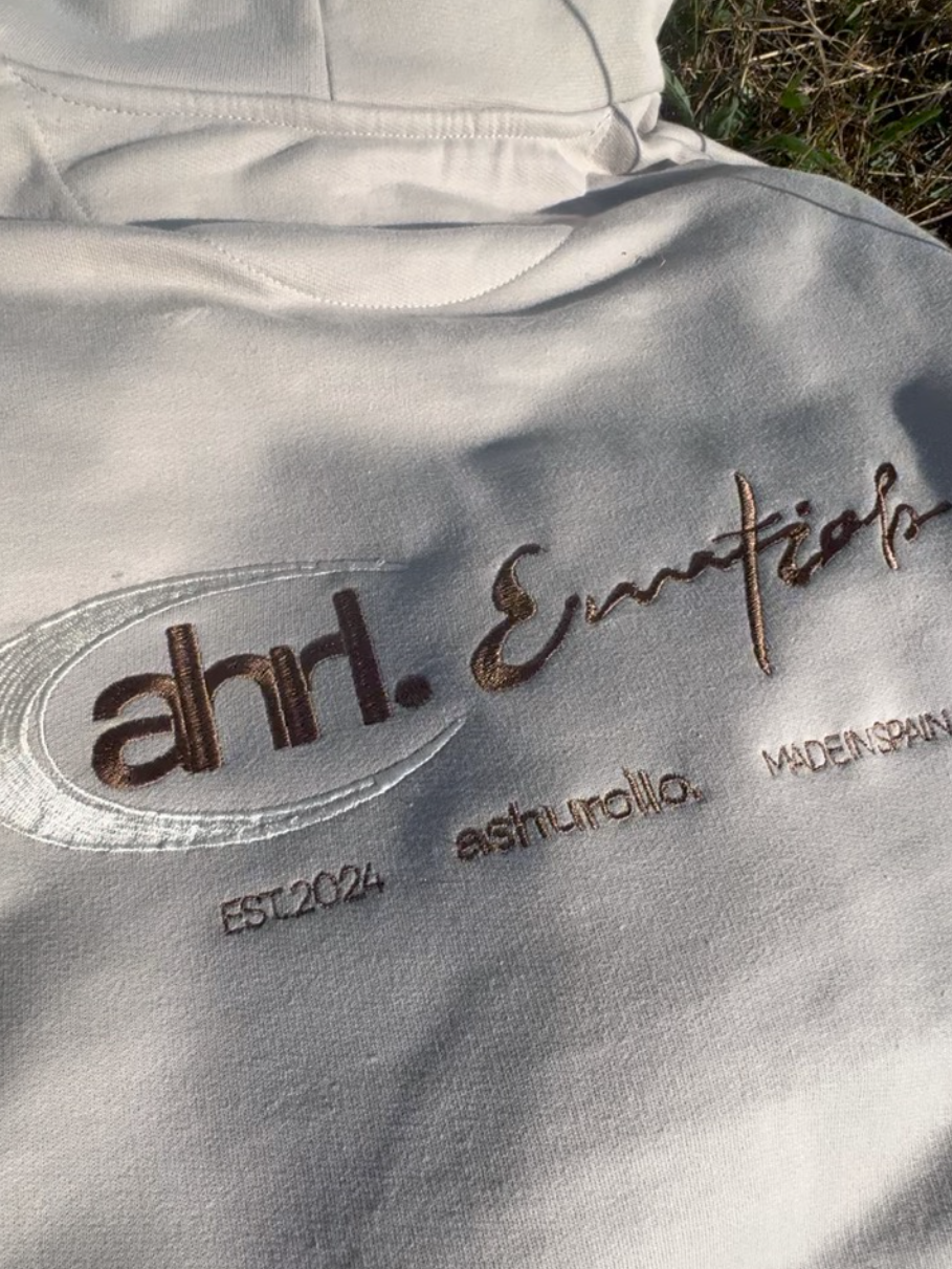 Sudadera Essentials Beige Crema & Café