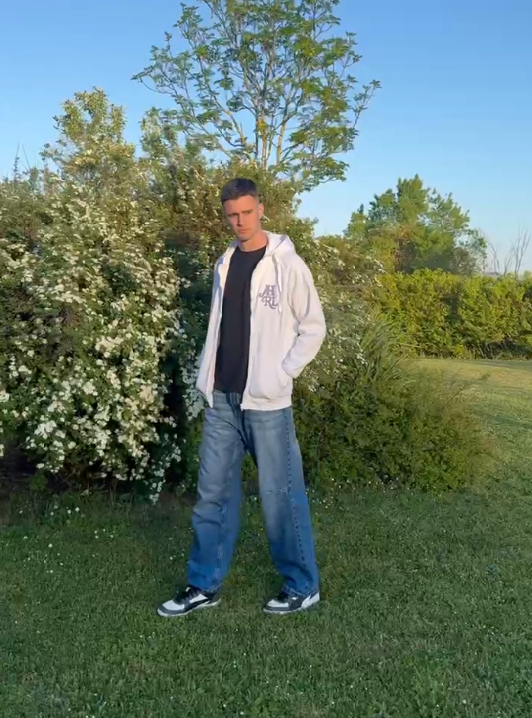 Sudadera Con Cremallera AHRL. Blanca & Lila