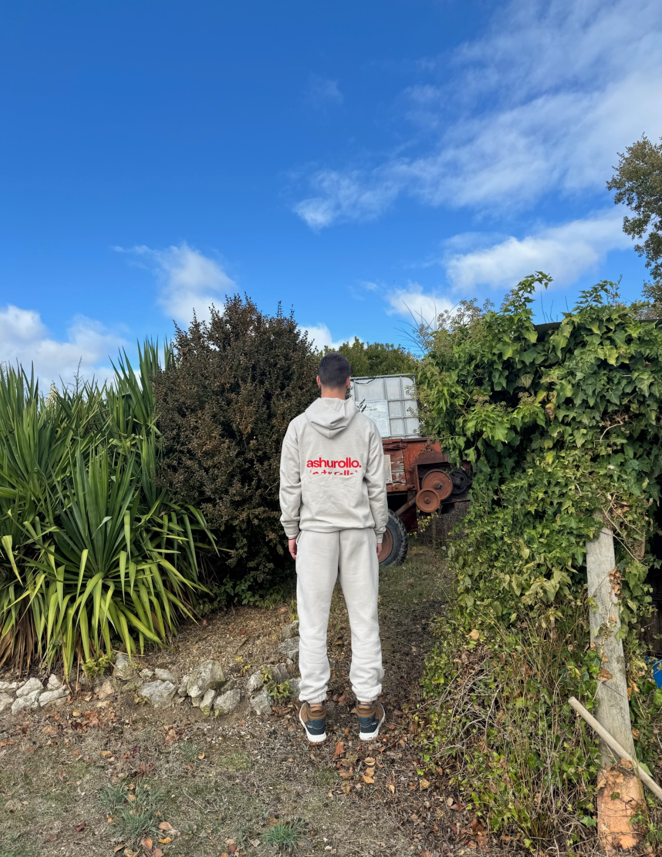 Sudadera A TU ROLLO. Beige Crema & Rojo