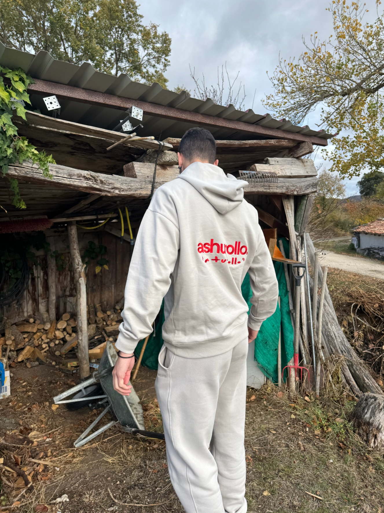 Sudadera A TU ROLLO. Beige Crema & Rojo