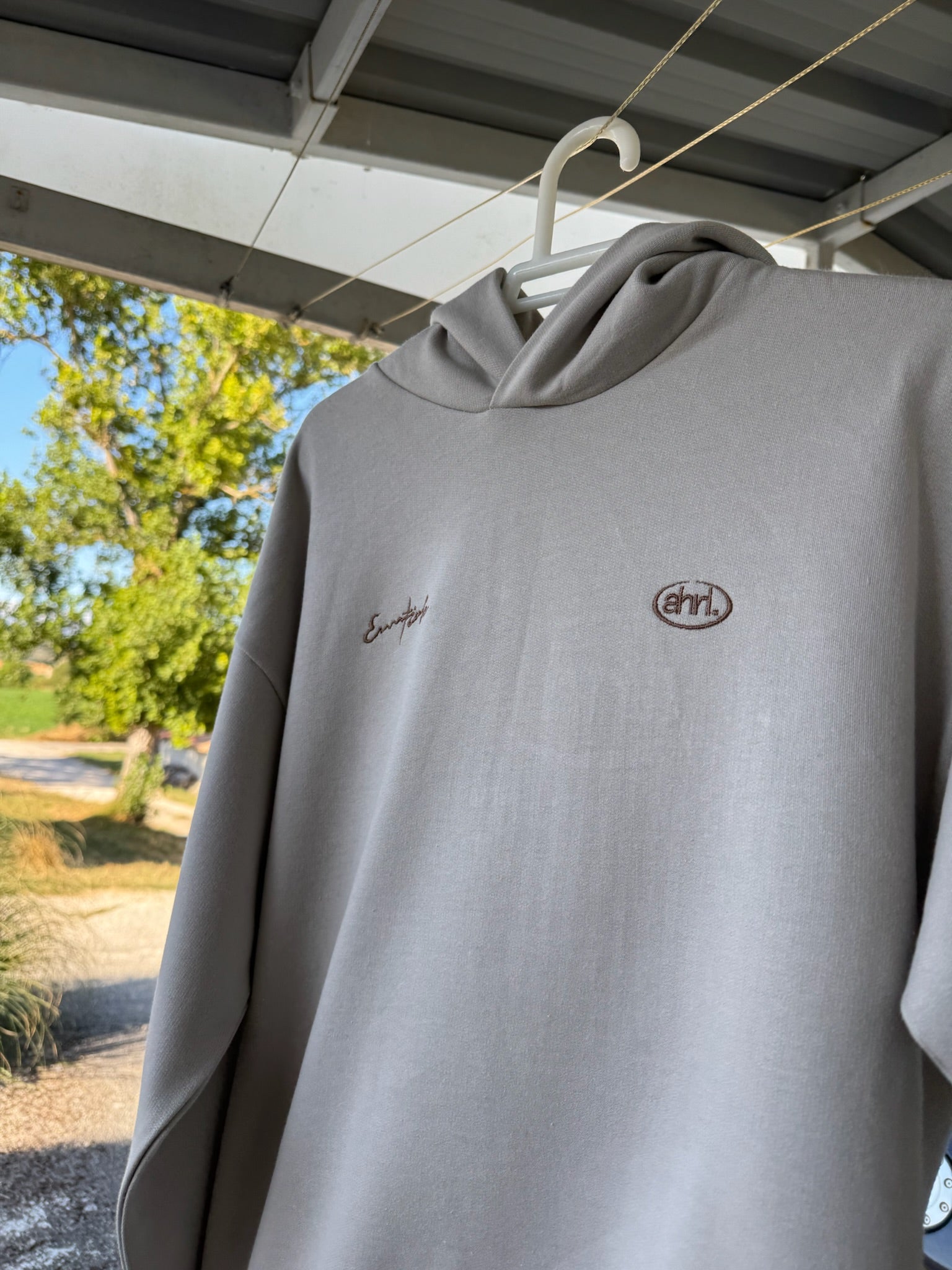 Sudadera Essentials Beige Crema & Café